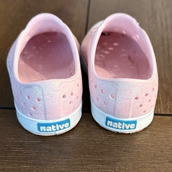 Native Jefferson Sparkly Pink Slip On - Picture 3 of 4